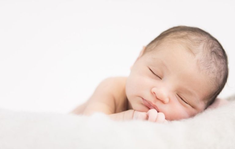 When To Take Newborn Photos: The Ultimate Guide